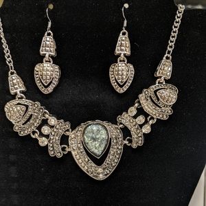 Necklace and earring set